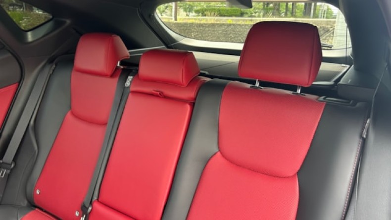 内装後方シート