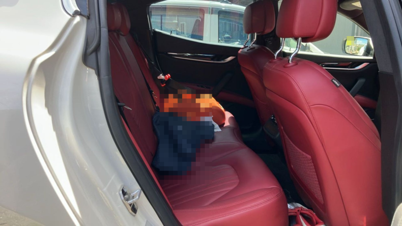 内装後方シート