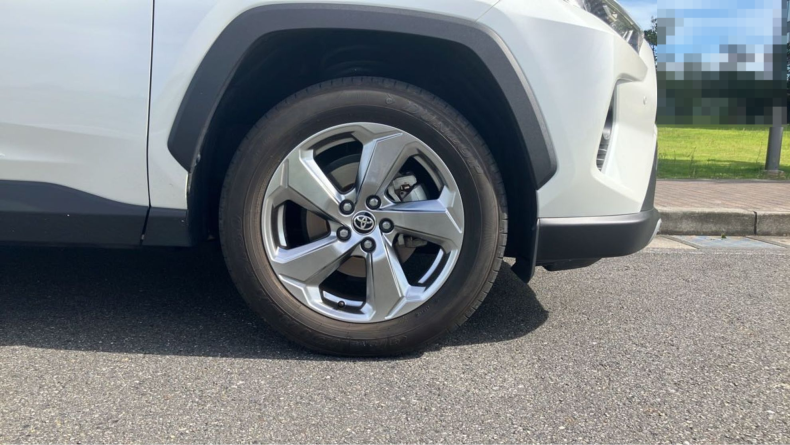 タイヤホイール前