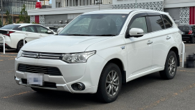 三菱/アウトランダーＰＨＥＶ-292392