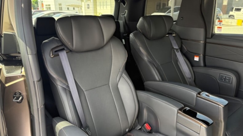 内装後方シート