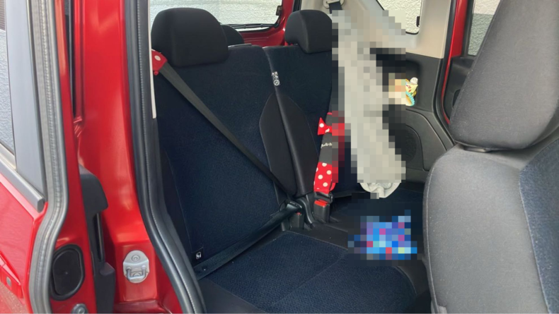 内装後方シート