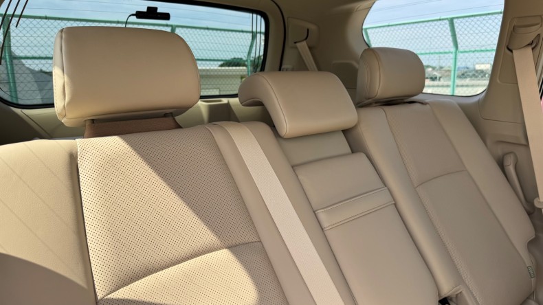 内装後方シート