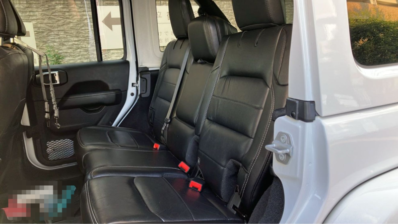 内装後方シート