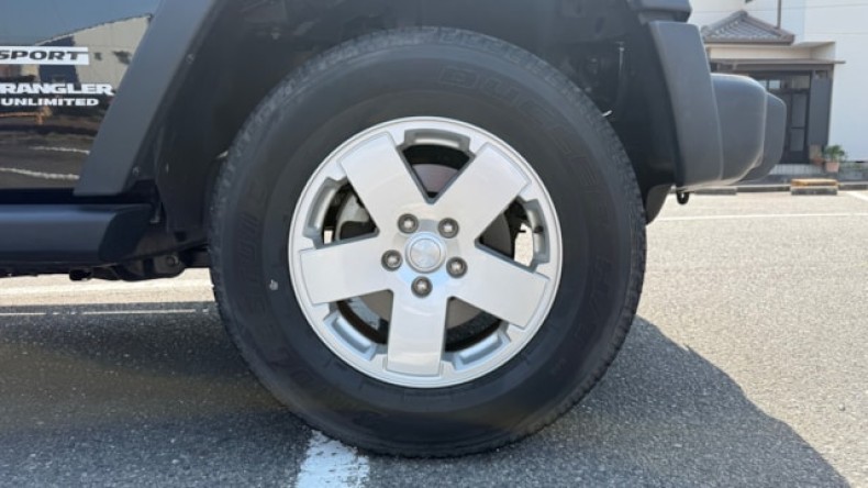 タイヤホイール前