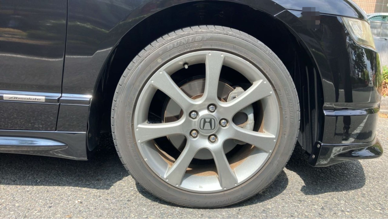 タイヤホイール前