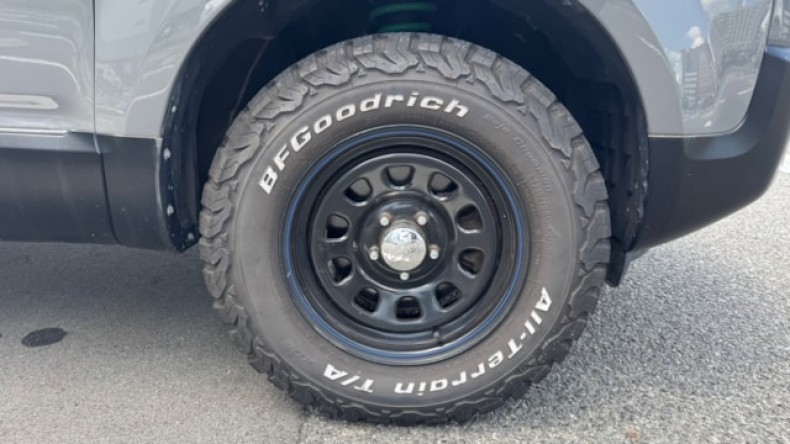 タイヤホイール前