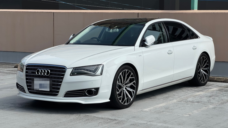 アウディ Ａ８の売買実績画像