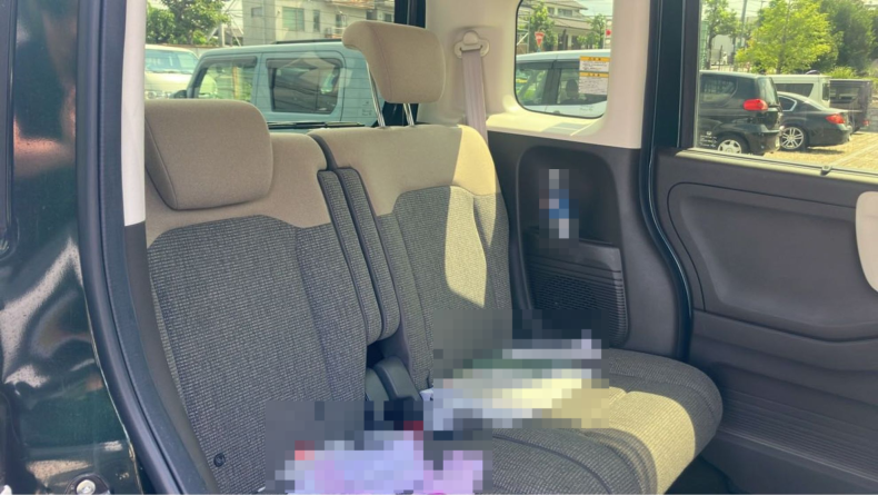 内装後方シート