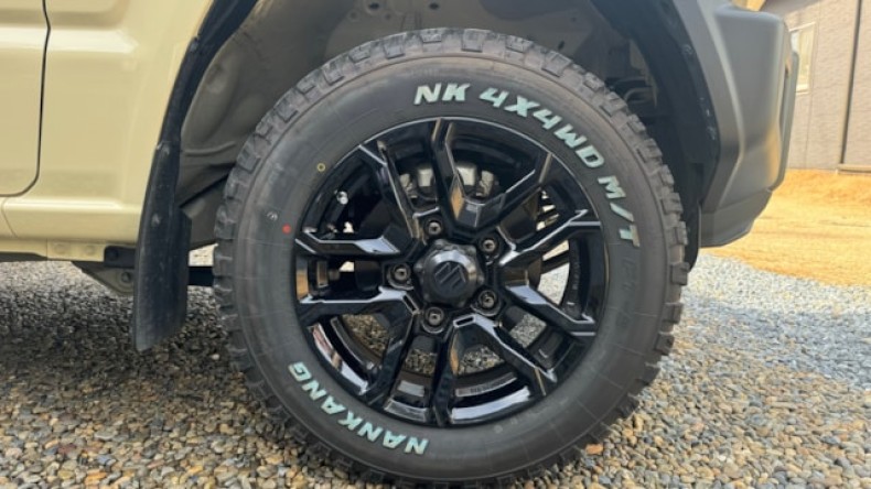 タイヤホイール前