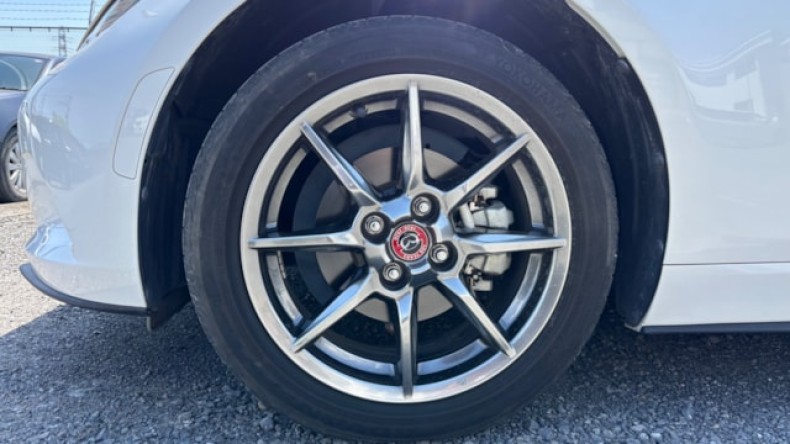 タイヤホイール前