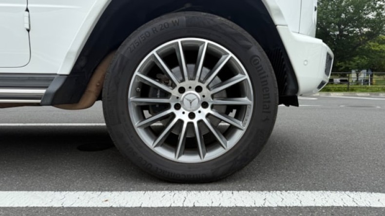 タイヤホイール前