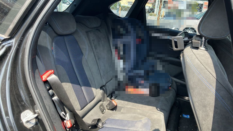 内装後方シート