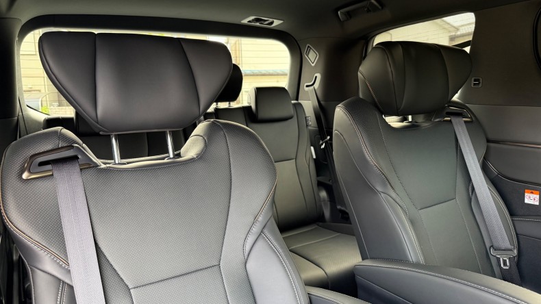 内装後方シート