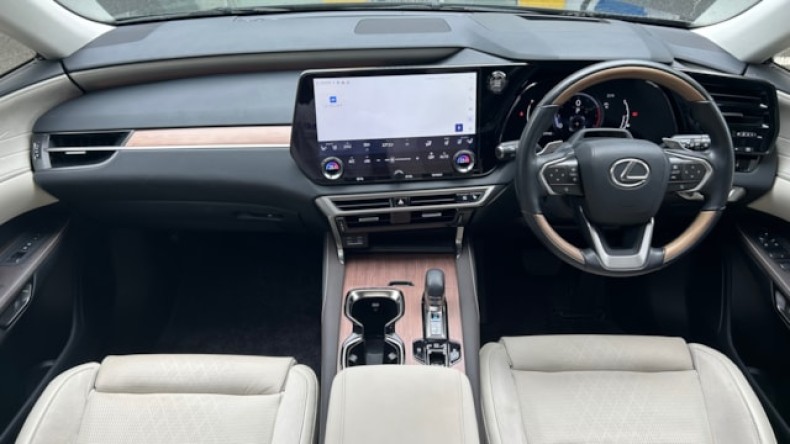 内装インパネ全体