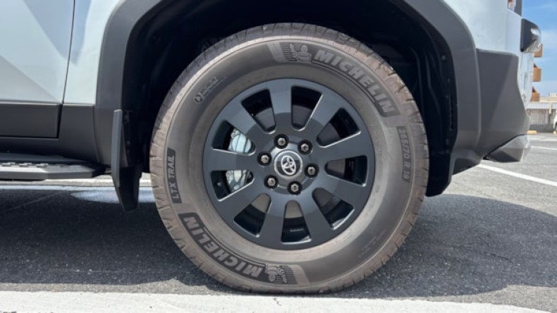 タイヤホイール前