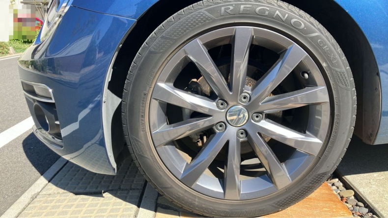 タイヤホイール前