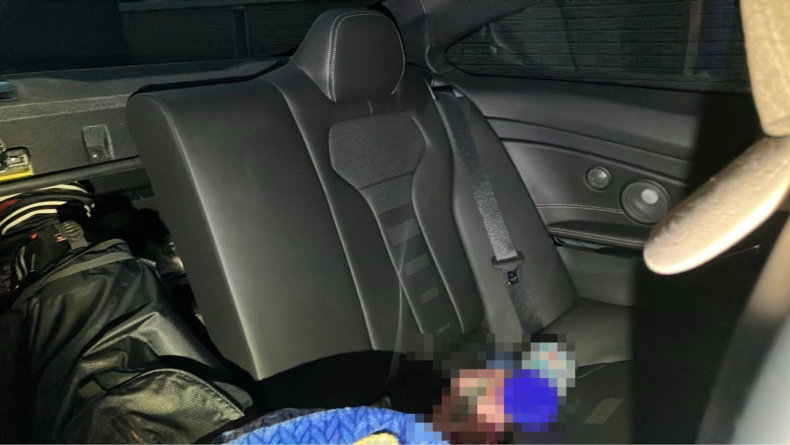 内装後方シート