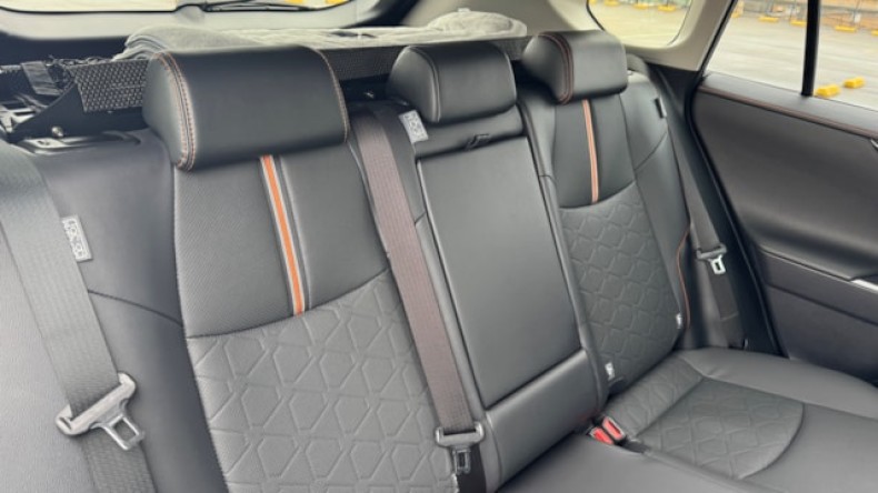 内装後方シート