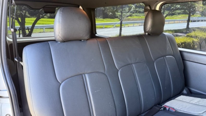 内装後方シート