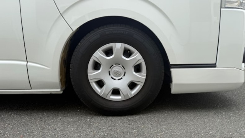 タイヤホイール前