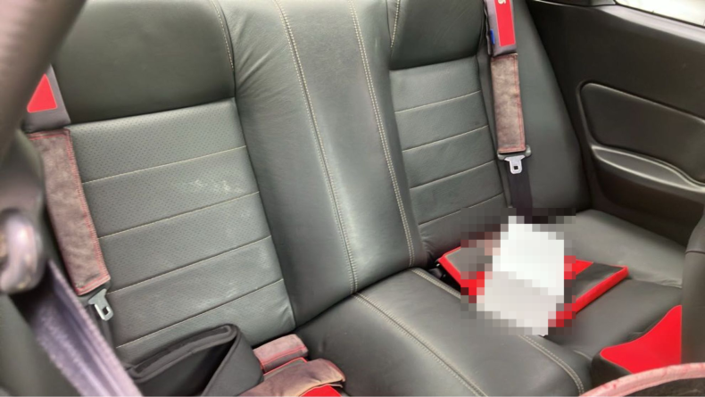 内装後方シート