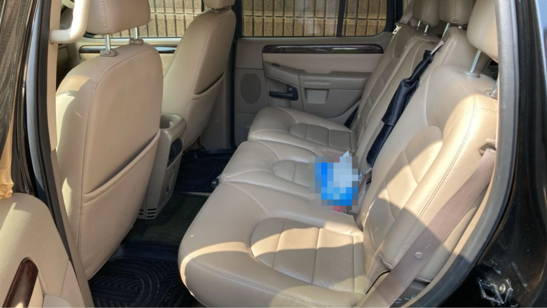 内装後方シート