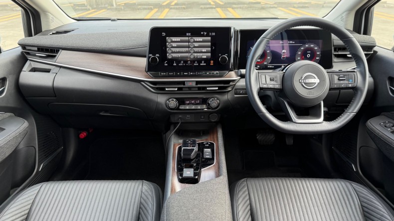 内装インパネ全体