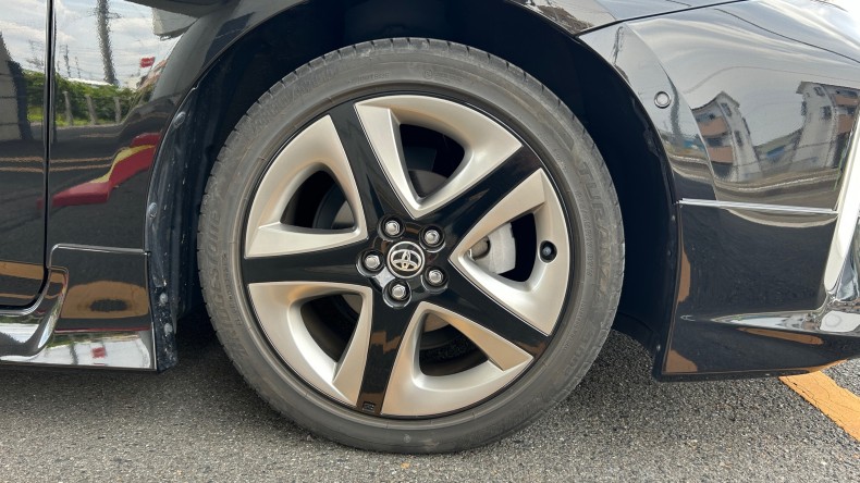 タイヤホイール前