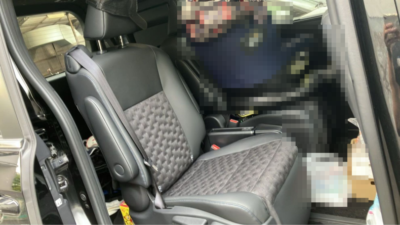 内装後方シート