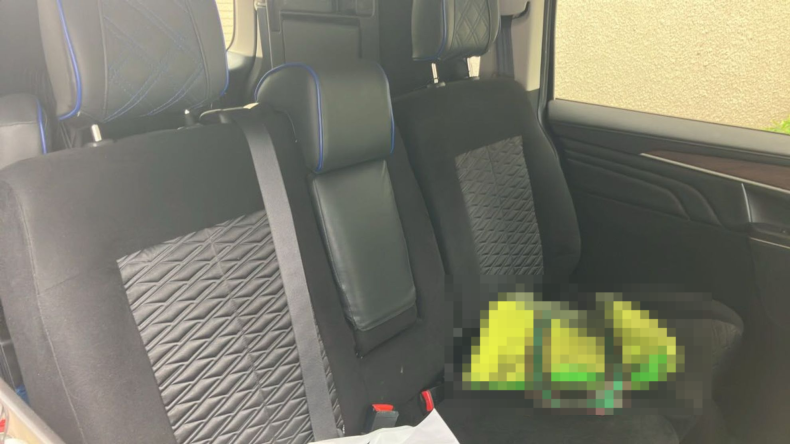 内装後方シート