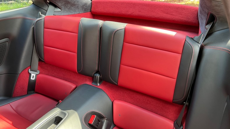 内装後方シート