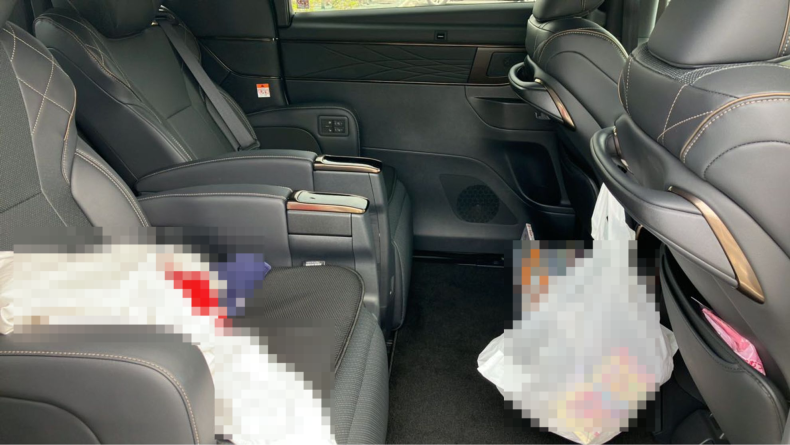 内装後方シート