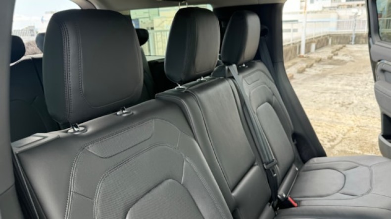 内装後方シート