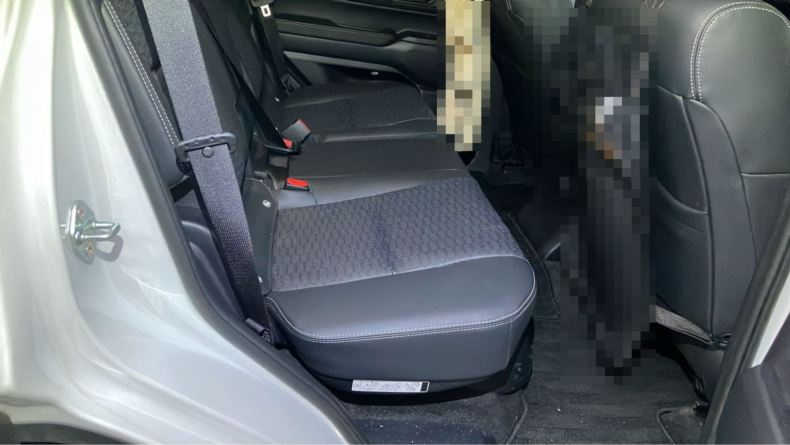 内装後方シート