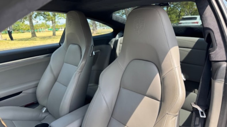 内装前方シート