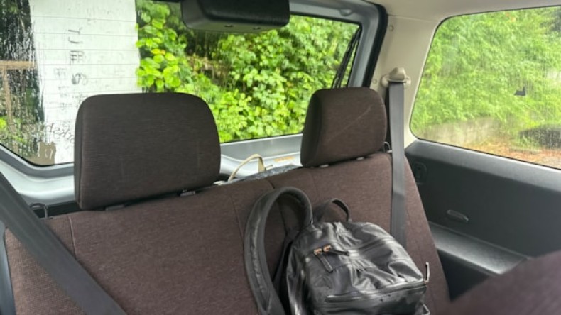 内装後方シート