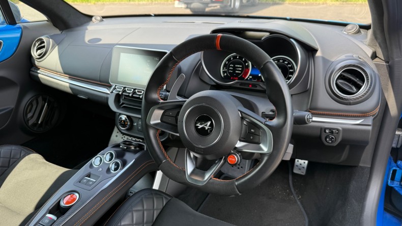 内装インパネ全体