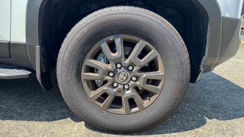 タイヤホイール前