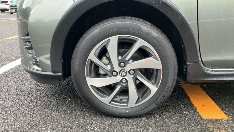 タイヤホイール前