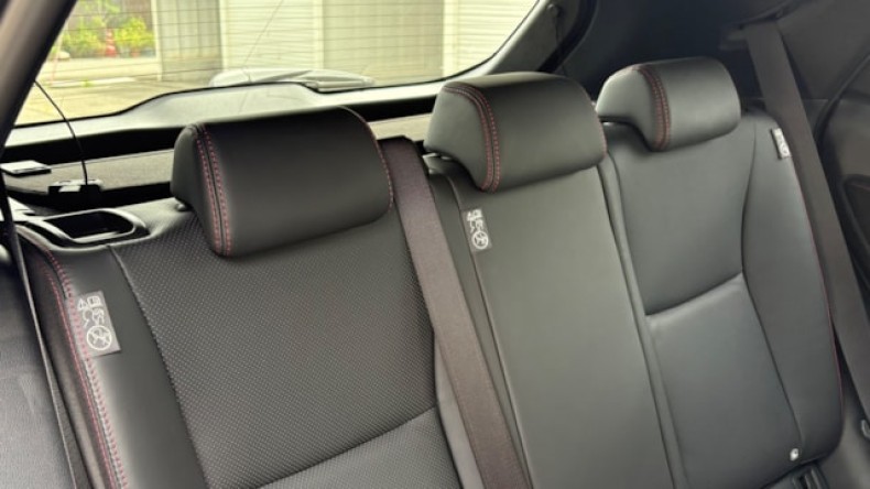 内装後方シート