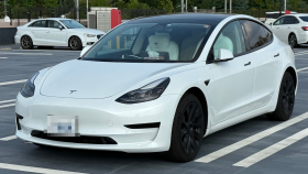 テスラ/モデル３-306141