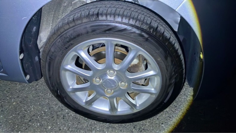 タイヤホイール前