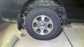 タイヤホイール前