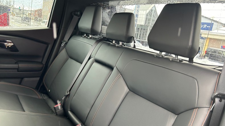 内装後方シート