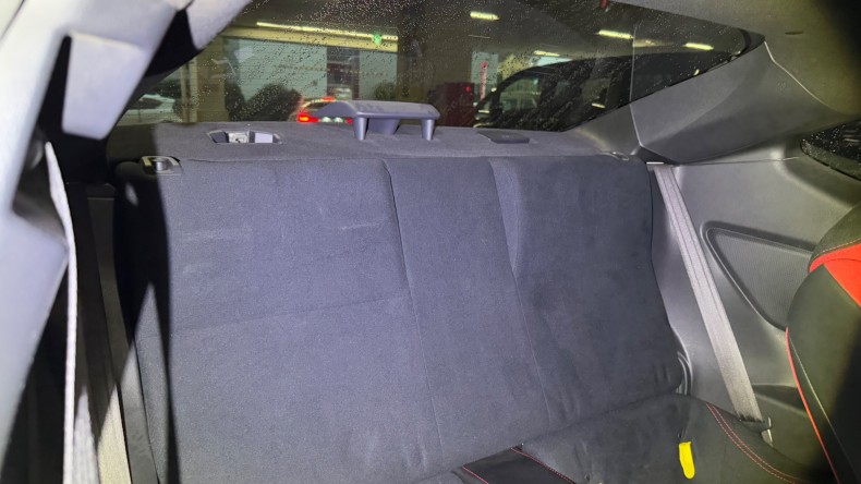 内装後方シート