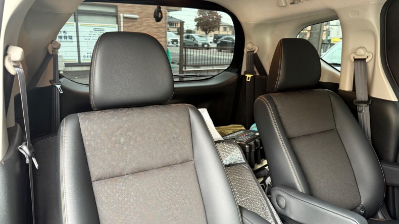 内装後方シート