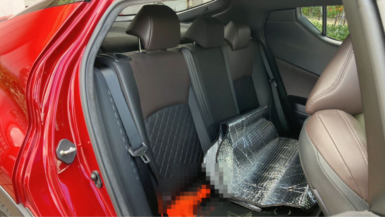 内装後方シート