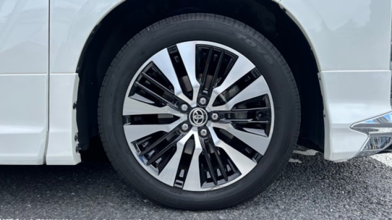 タイヤホイール前