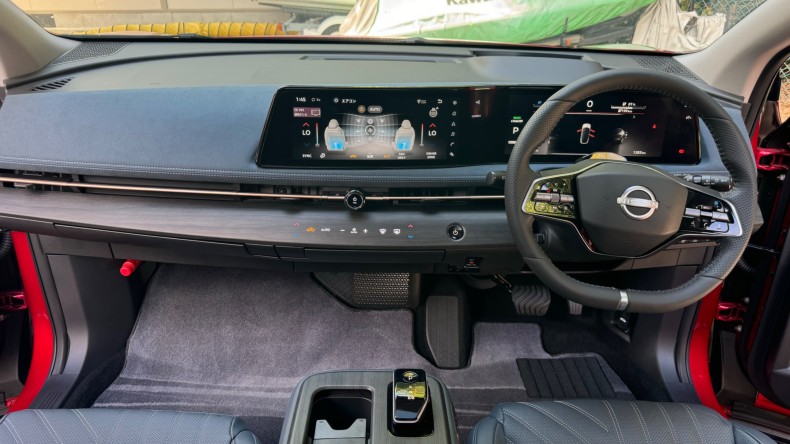 内装インパネ全体